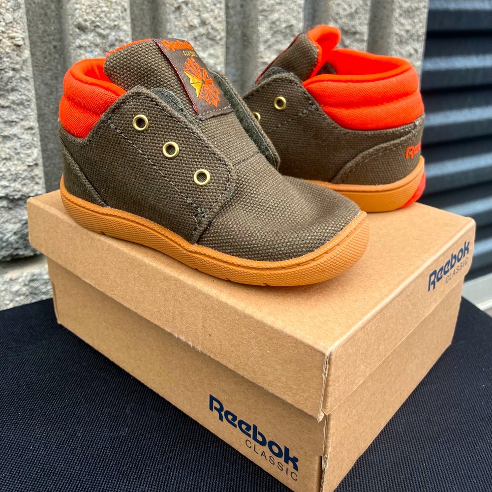 NWOT Reebok Branded Baby Shoes
